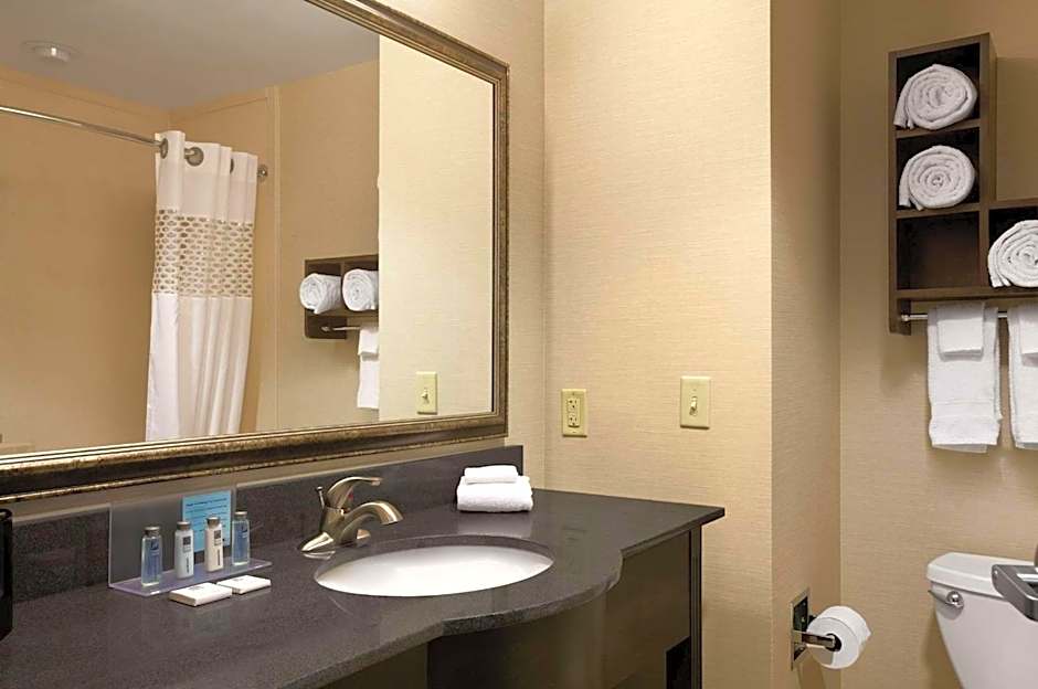 Hampton Inn By Hilton And Suites Mansfield