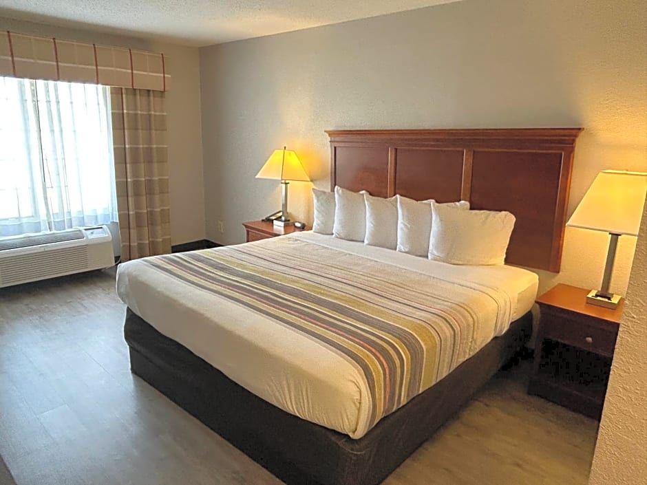 Country Inn & Suites by Radisson, Grand Rapids Airport, MI