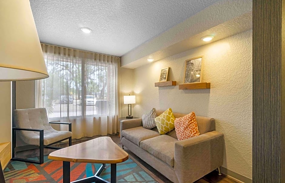 Extended Stay America Suites - Tampa - Northeast