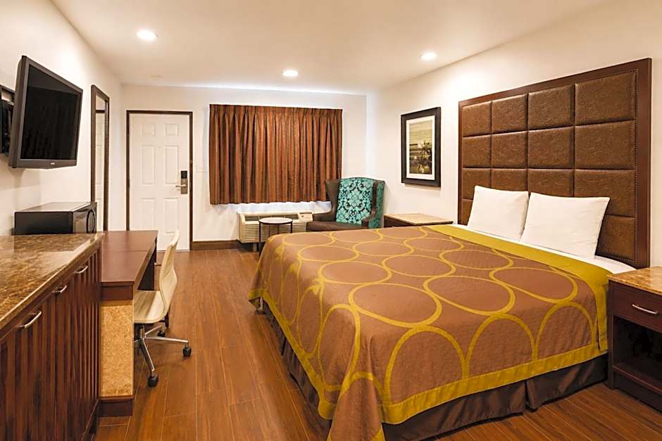 Century Motel Buena Park Anaheim I-5
