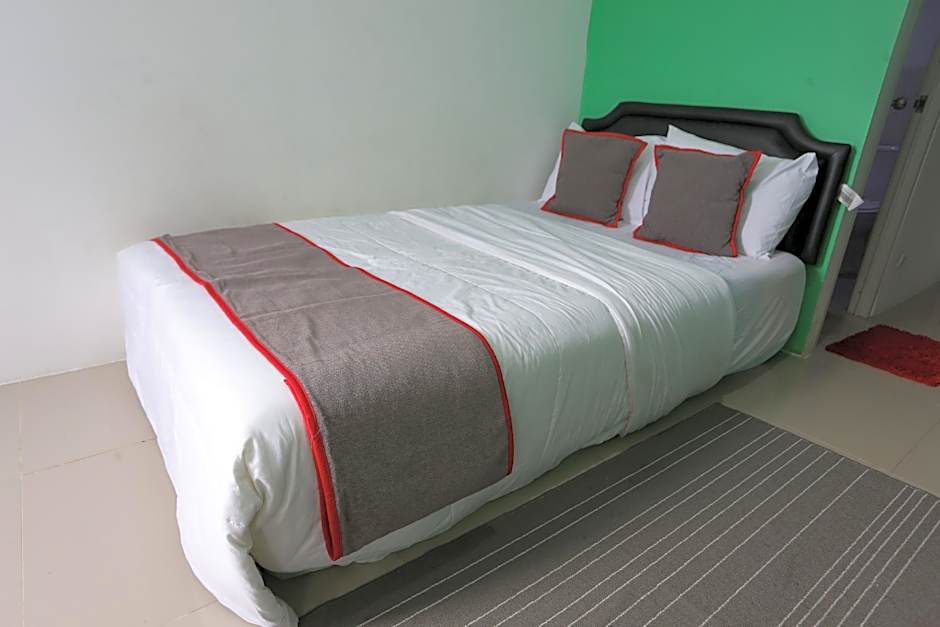 Collection O 93750 Luxury Rooms @ Urbantown Serpong
