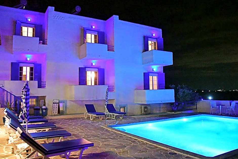 Blue Dolphin Studios and Apartment