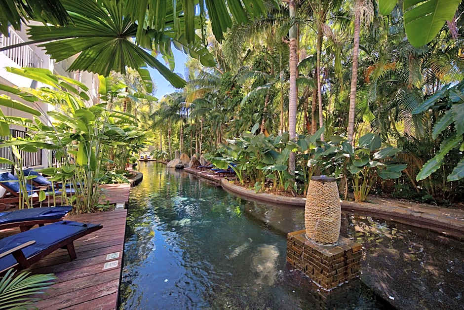 Elysium Private Apartments at Beach Club & Spa