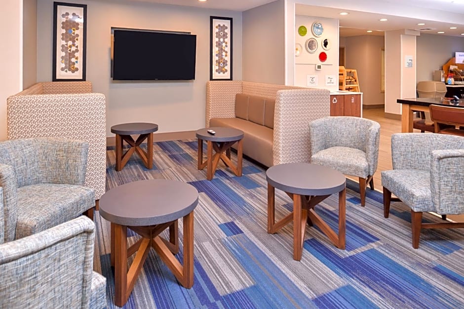 Holiday Inn Express & Suites Lacey  Olympia By IHG