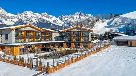 Wellness und Brunch Hotel MorgenZeit beheizter Naturteich Genuss Frühstück bis 13 Uhr Hochkönig Sommercard