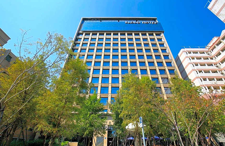 Kloud Hotel
