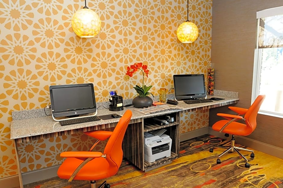 Holiday Inn Express Covington-Madisonville, an IHG Hotel