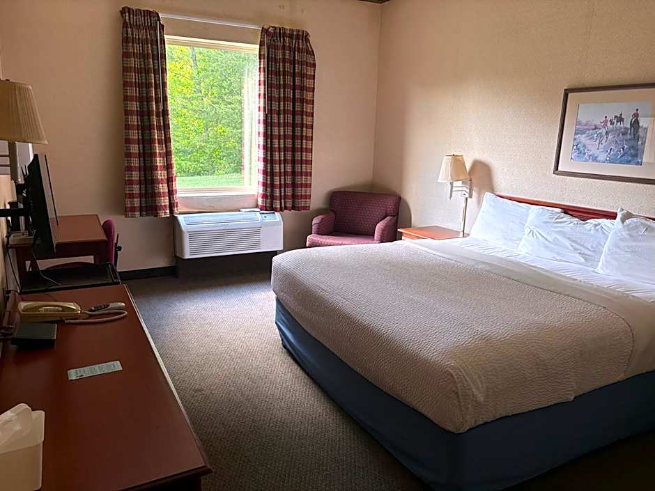 Magnuson Hotel West Liberty