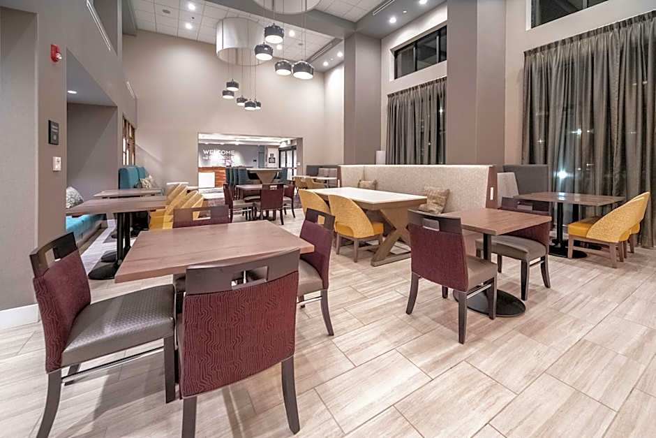 Hampton Inn By Hilton & Suites Santa Maria