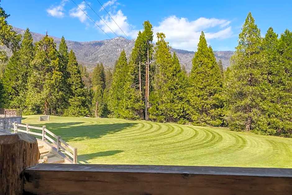 Camp Nelson Lodge Room 10