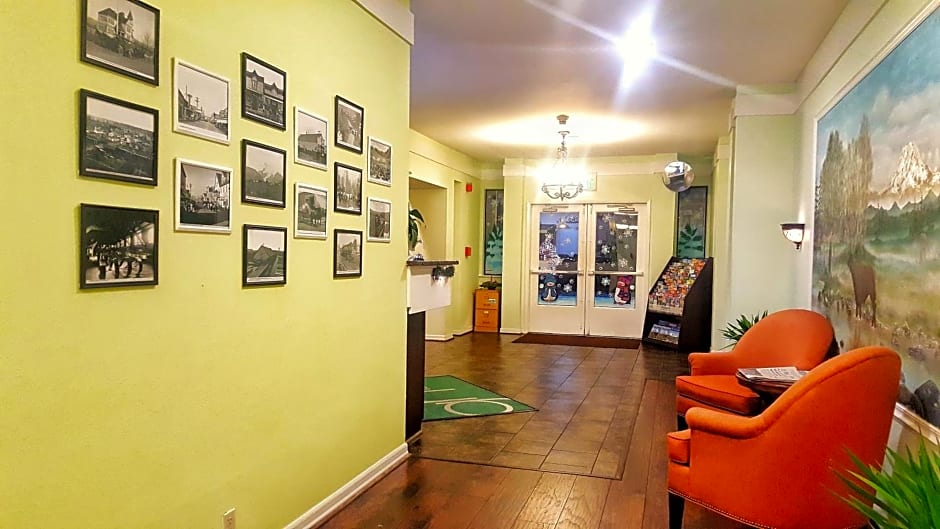 GuestHouse Inn Enumclaw