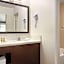 Days Inn & Suites by Wyndham Anaheim At Disneyland Park
