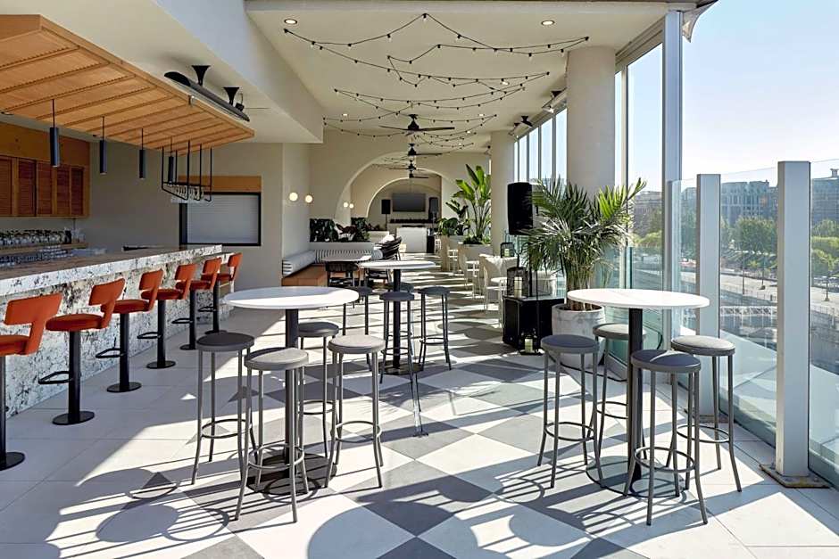 Homewood Suites By Hilton Montreal Downtown