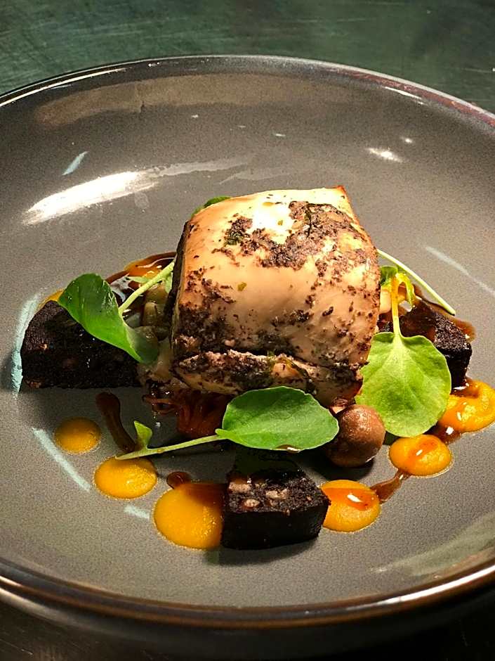 Greyhound Country Inn