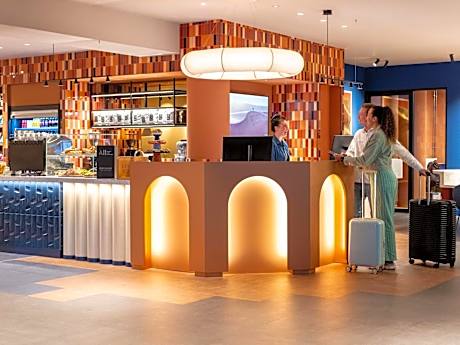 TRIBE Den Haag Centraal