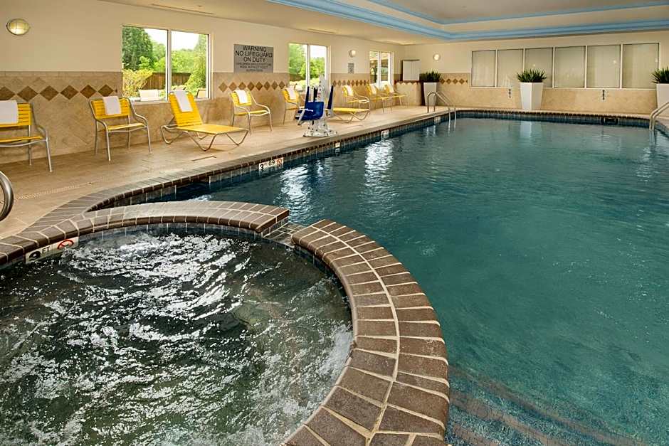 Fairfield Inn & Suites by Marriott Marshall