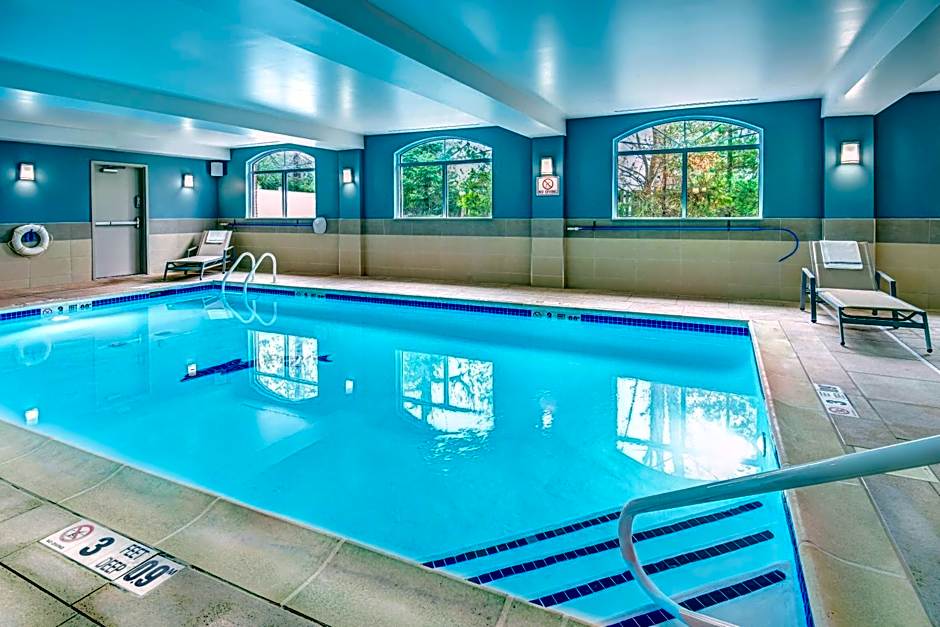 Holiday Inn Express Woodbridge By IHG