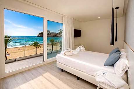 Premium Double with Frontal Sea View
