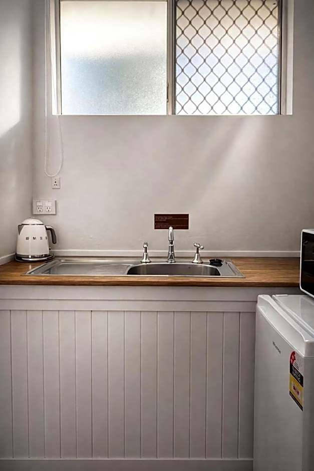 Cooks Endeavour Motor Inn - Near beach & Gold Coast Airport