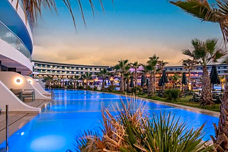 Deluxe Double Pool or Sea View with Individual Pool