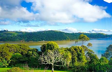 Le Chalet Waiheke Apartments