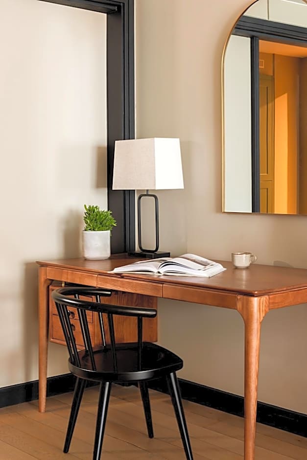 Native Kings Wardrobe, St Pauls