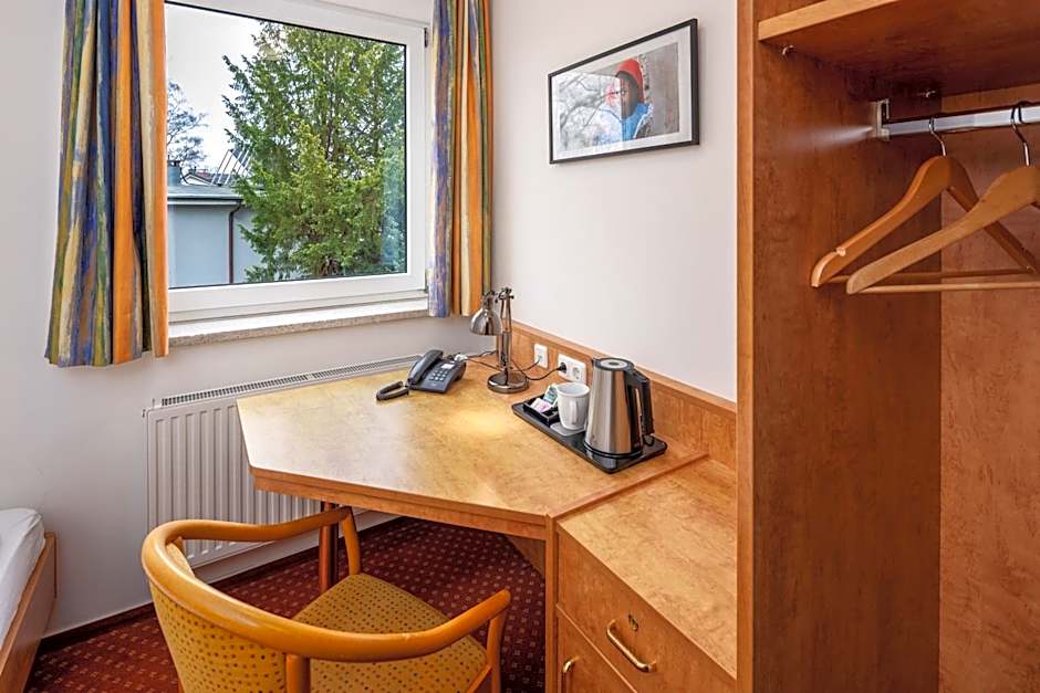 Academy Lodge Boardinghouse