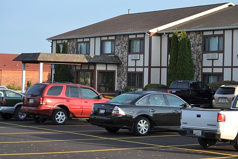 Sky Lodge Inn & Suites - Delavan