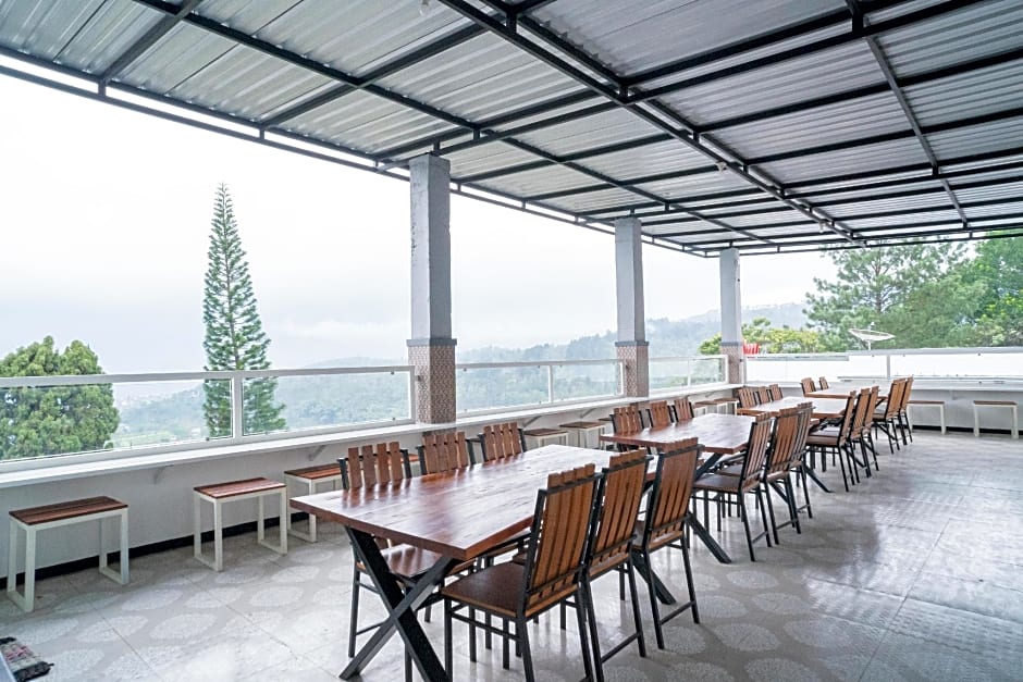 Sans Hotel Queen Batu