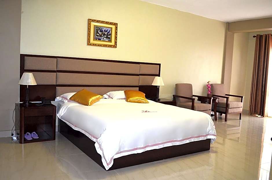 Hillside Plaza Hotel