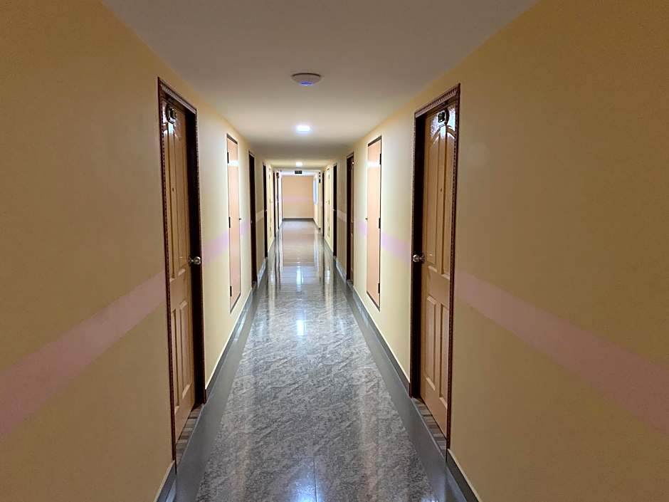 A.A. Pattaya Golden Beach Hotel