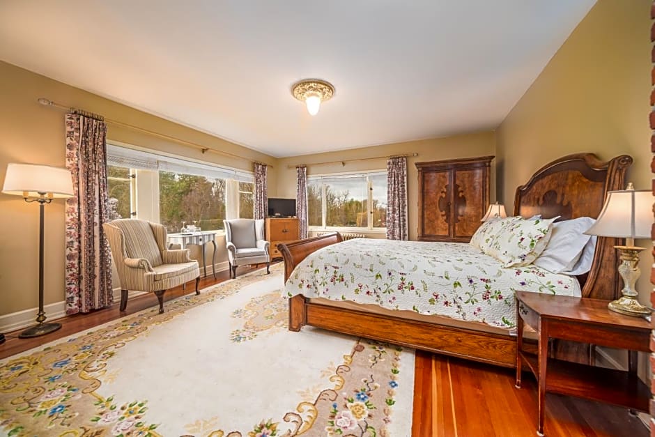 Dashwood Manor Seaside Bed & Breakfast