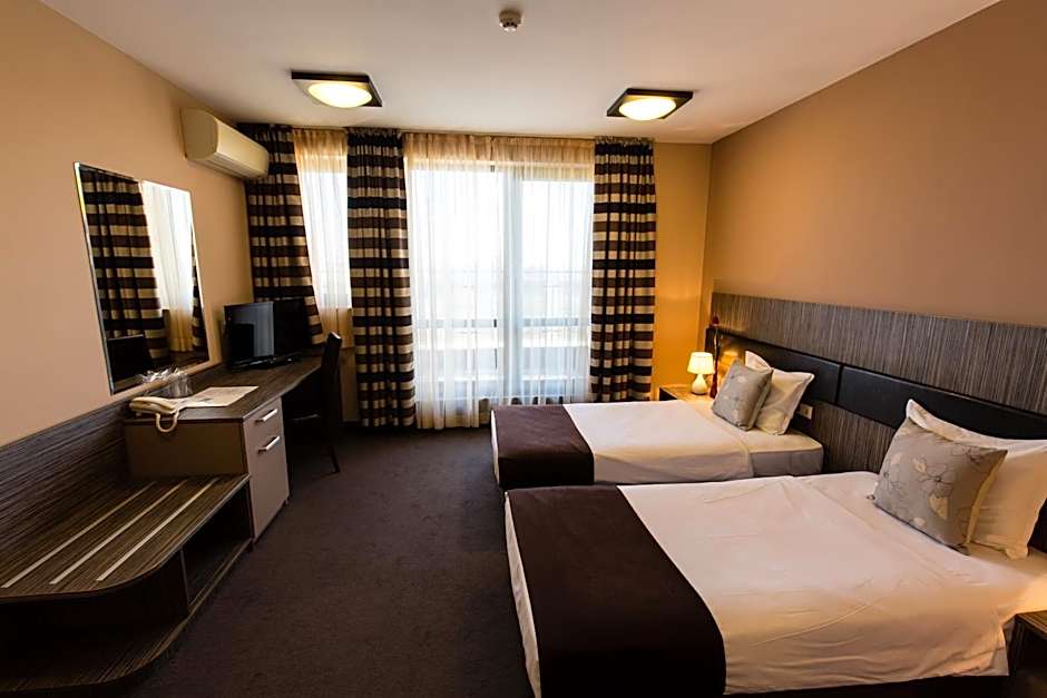 Plaza Hotel Plovdiv - Free Parking