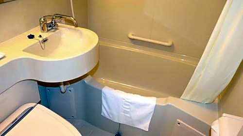 Toyoko Inn Yokohama Nishi-guchi