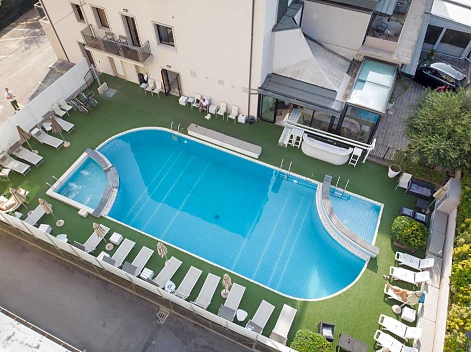 Ferretti Beach Hotel