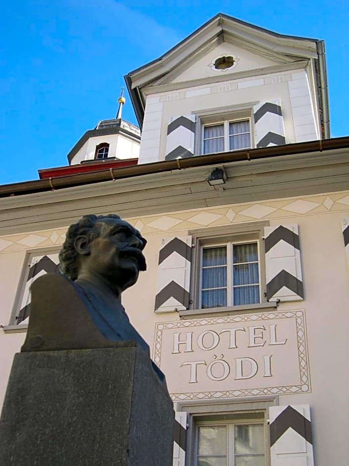 Casa Tödi Restaurant Hotel
