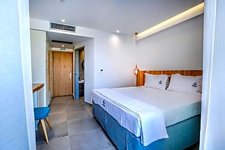 King Room with Pool View