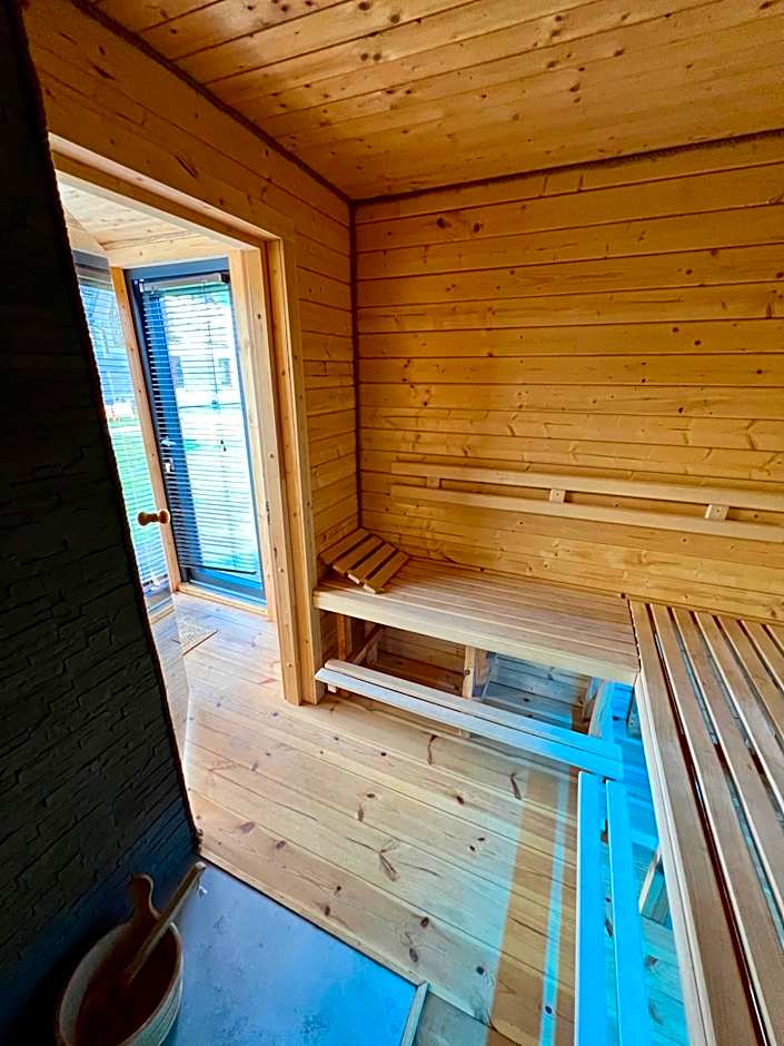 Domki Gala- blisko plaży, basen z podgrzewaną wodą , sauna , parking