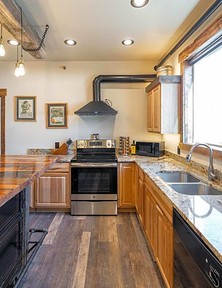 The Adventure Inn Yellowstone