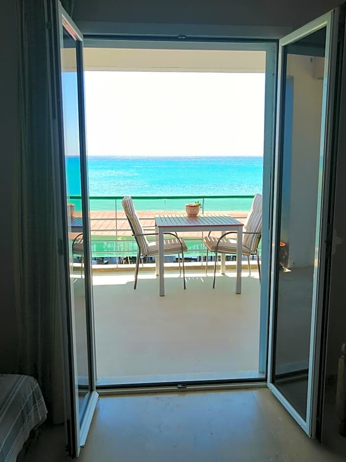 Jason Rooms & Studios