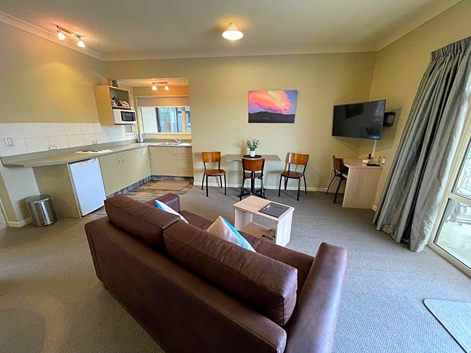 Sierra Motel and Apartments