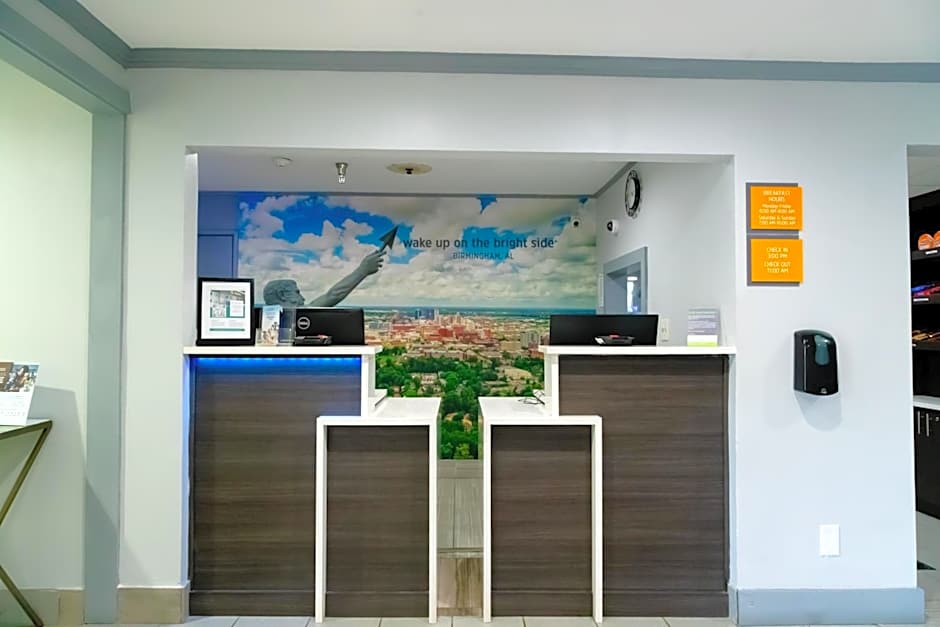 La Quinta Inn & Suites by Wyndham Birmingham/Cahaba Park South