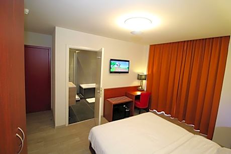 Large Double Room with Bath