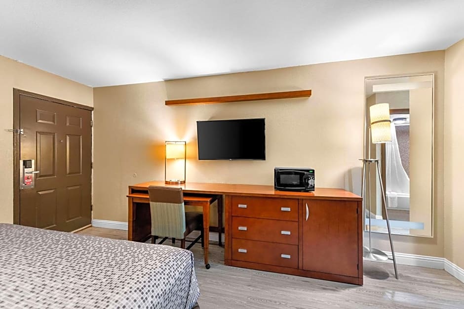 Econo Lodge Texarkana I-30