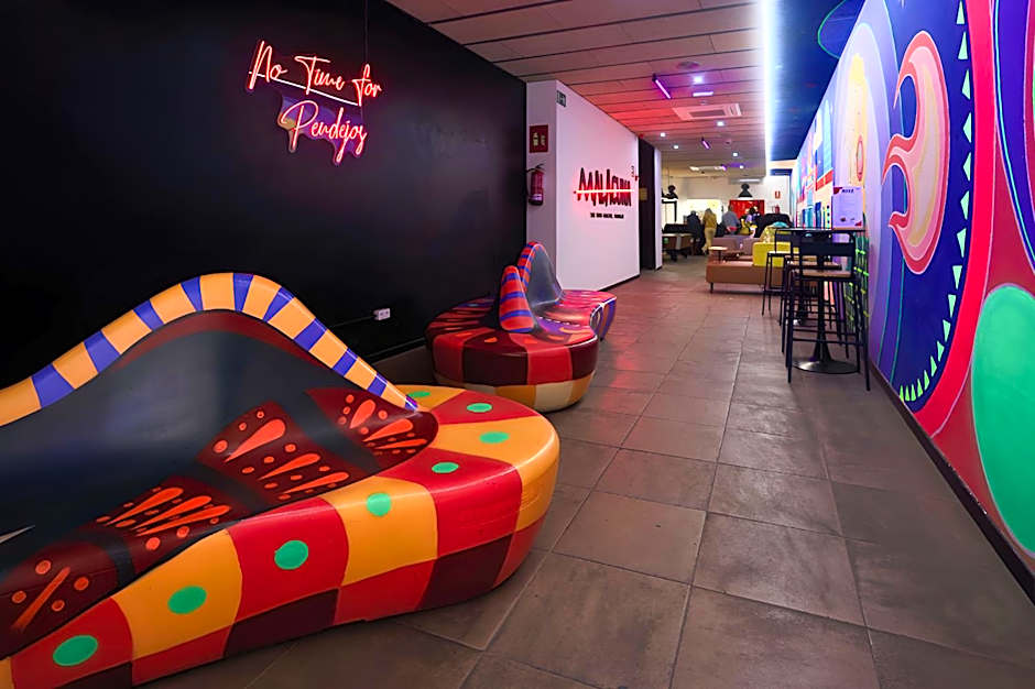 Ideal Youth Hostel
