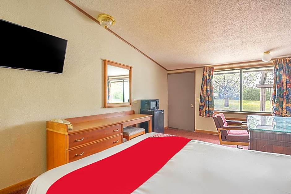 OYO Hotel Daleville AL Hwy 84