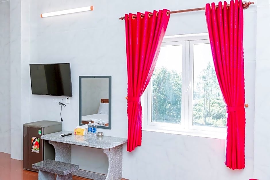 Khách sạn Ngọc Thủy LaGi