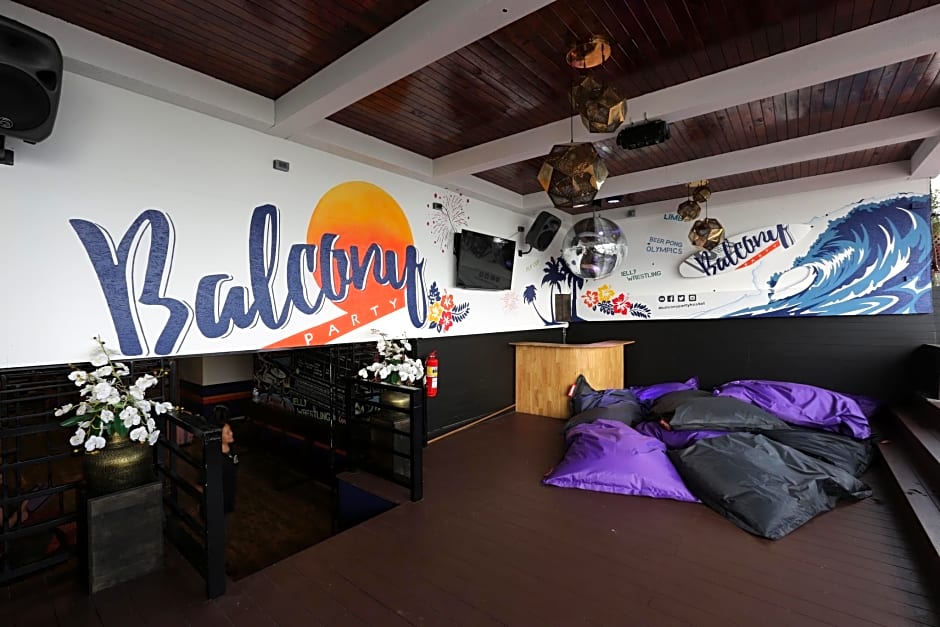 Balcony Party Hostel Ao Nang Beachfront Adult Only