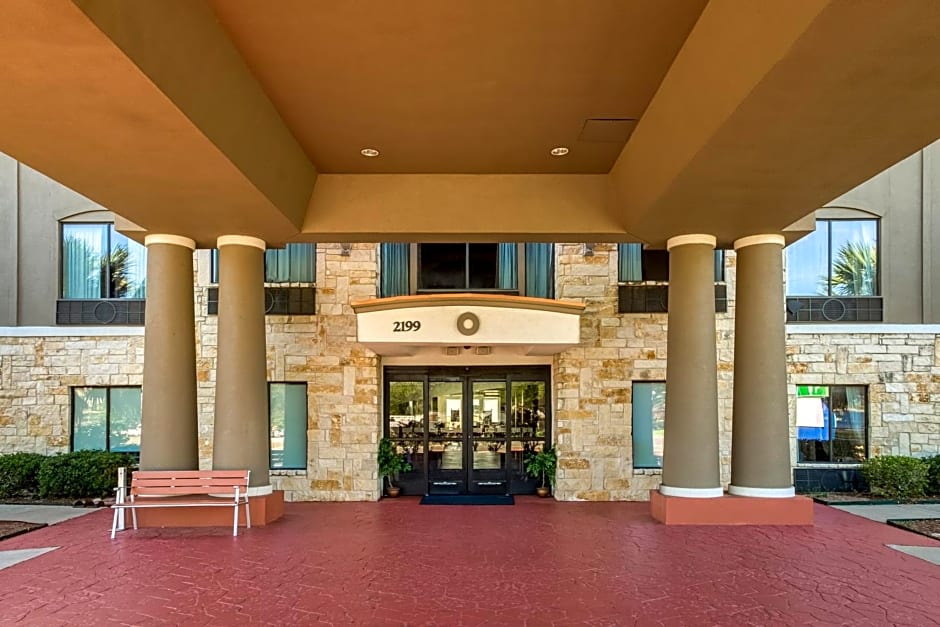 Holiday Inn Express and Suites Beeville