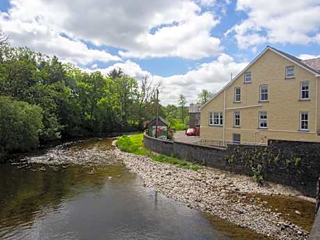 Riverbank Bed and Breakfast